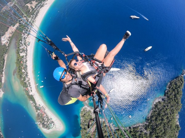 From Kuşadası: Tandem Paragliding Experience